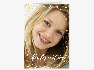 Klick: Details zu Einladung Konfirmation "Lighten" anzeigen Einladung Konfirmation Lighten A6 Klappkarte hoch gold mit Foto und goldenem Konfetti