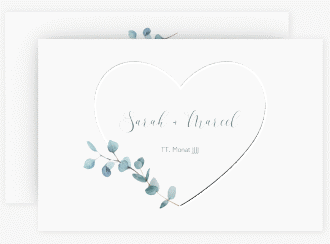 Klick: Details zu Save the Date-Karte "Greenheart" anzeigen Save the Date-Karte Greenheart A6 Karte quer grau mit elegantem Herz und Eukalyptus-Zweig