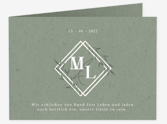 Hochzeitseinladung Greenletter A6 Klappkarte quer gruen mit Initialen in elegantem Goldrahmen mit Blättern