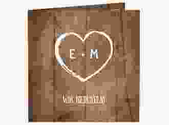 Hochzeitseinladung Wood quadr. Klappkarte braun in Holz-Optik mit Herz und Initialen