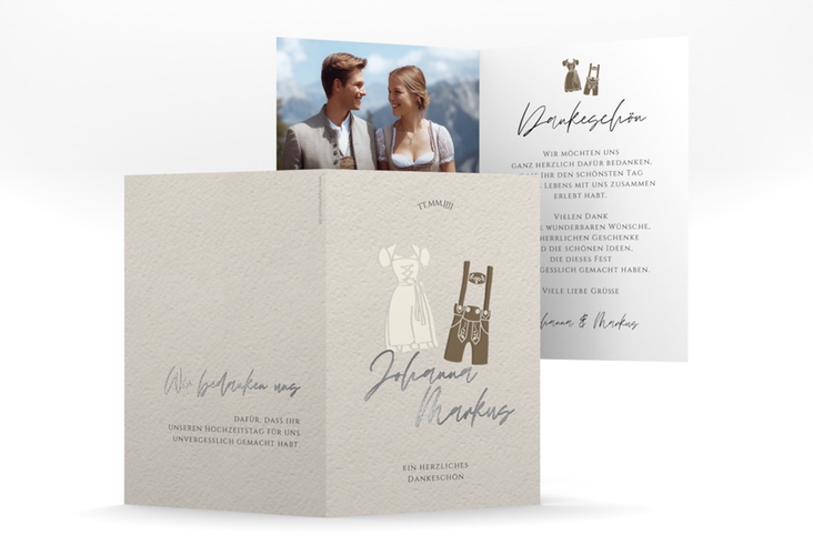 Danksagungskarte Hochzeit Trachenhochzeit A6 Klappkarte hoch silber mit Dirndl und Lederhose