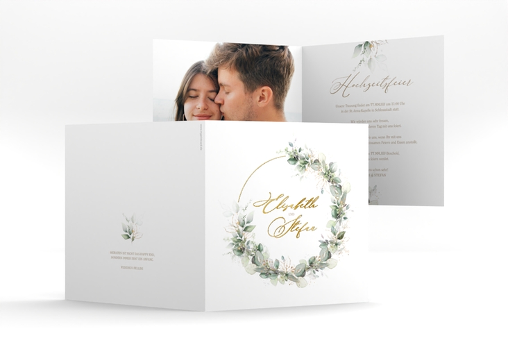 Hochzeitseinladung Selvatica quadr. Klappkarte gold mit Eukalyptus-Kranz