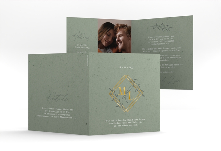 Hochzeitseinladung Greenletter quadr. Klappkarte gold mit Initialen in elegantem Goldrahmen mit Blättern
