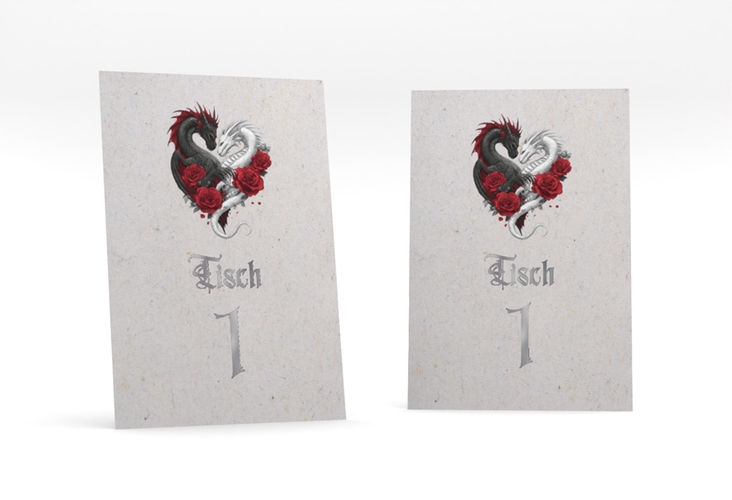 Tischnummer Hochzeit Drachenliebe Tischaufsteller grau silber mit schwarzem und weißem Drachen zu einem Herz verschlungen