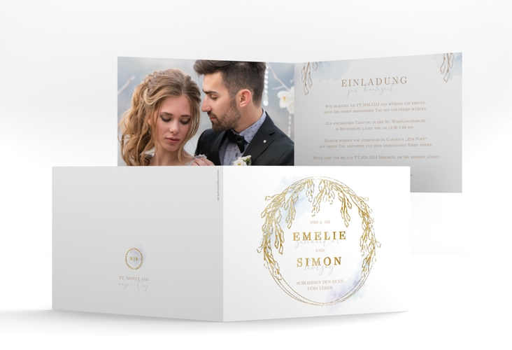 Hochzeitseinladung Wisteria A6 Klappkarte quer blau gold mit Blumenbogen aus Blauregen