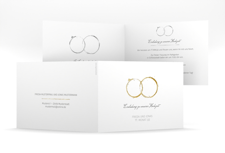 Hochzeitseinladung Trauringe mittlere Klappkarte quer grau gold minimalistisch gestaltet mit zwei Eheringen