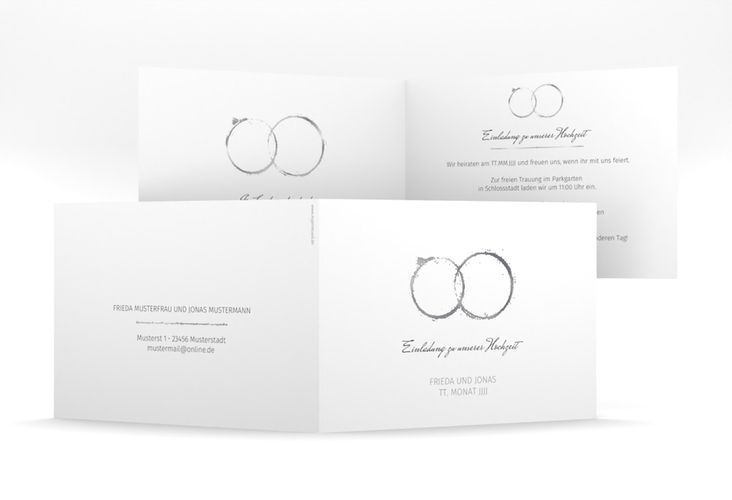 Hochzeitseinladung Trauringe mittlere Klappkarte quer grau silber minimalistisch gestaltet mit zwei Eheringen