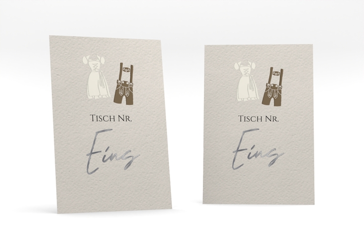 Tischnummer Hochzeit Trachtenhochzeit Tischaufsteller beige silber mit Dirndl und Lederhose