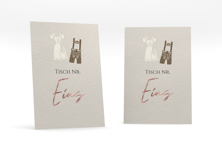 Tischnummer Hochzeit Trachtenhochzeit Tischaufsteller beige rosegold mit Dirndl und Lederhose