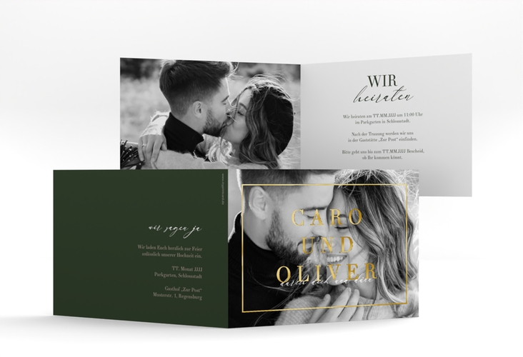 Hochzeitseinladung Moment A6 Klappkarte quer gruen gold mit Schwarzweiß-Foto des Brautpaars