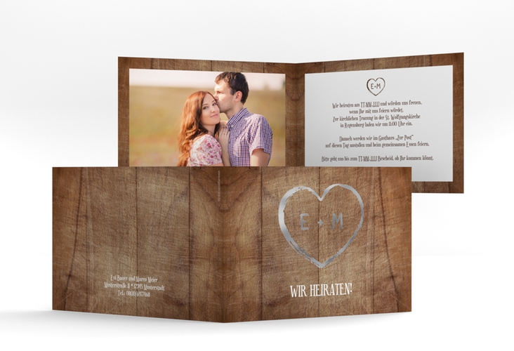 Hochzeitseinladung Wood A6 Klappkarte quer braun silber in rustikaler Holz-Optik mit Herz