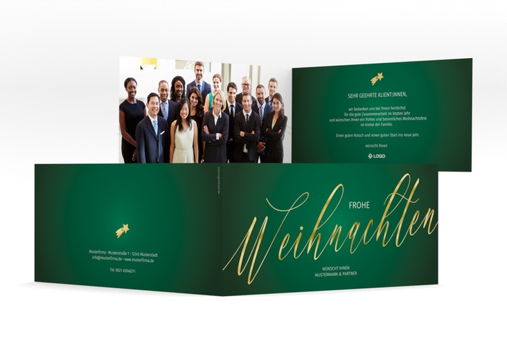 Geschäftliche Weihnachtskarte Schriftzug lange Klappkarte quer gruen gold mit Hirsch mit Schal