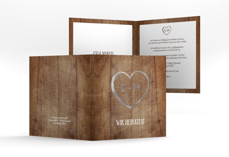 Hochzeitseinladung Wood quadr. Klappkarte braun silber in Holz-Optik mit Herz und Initialen