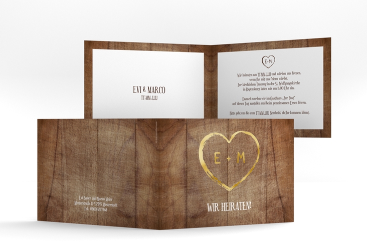 Hochzeitseinladung Wood A6 Klappkarte quer braun gold in rustikaler Holz-Optik mit Herz