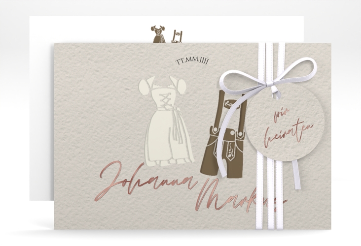 Save the Date-Karte Trachtenhochzeit A6 Karte quer beige rosegold mit Dirndl und Lederhose