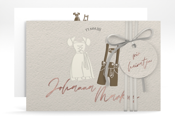 Save the Date-Karte Trachtenhochzeit A6 Karte quer beige rosegold mit Dirndl und Lederhose
