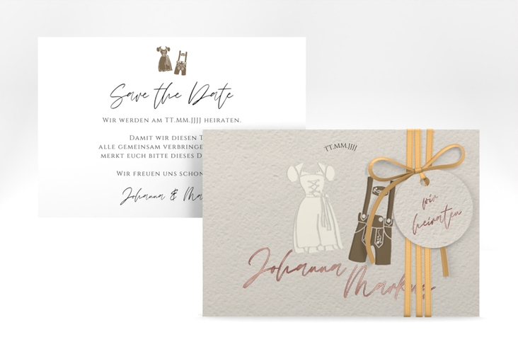 Save the Date-Karte Trachtenhochzeit A6 Karte quer beige rosegold mit Dirndl und Lederhose