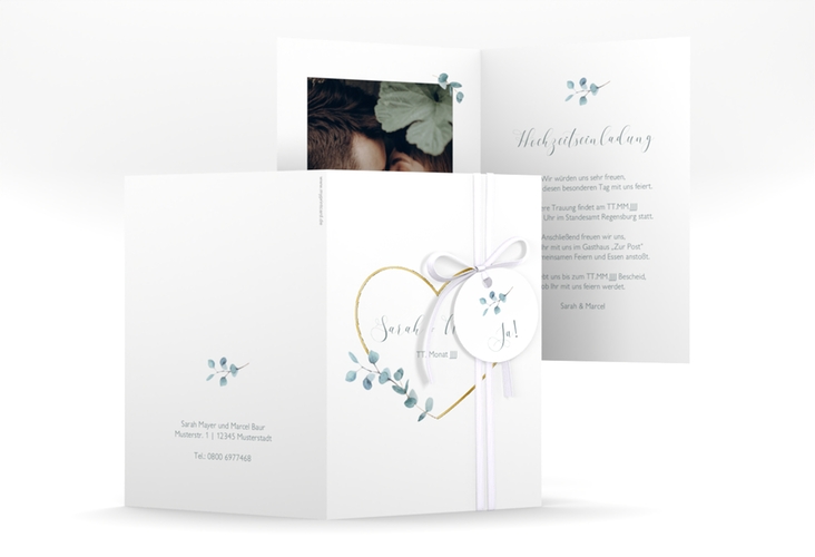 Einladungskarte Hochzeit Greenheart A6 Klappkarte hoch grau gold mit elegantem Herz und Eukalyptus-Zweig