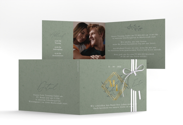 Hochzeitseinladung Greenletter A6 Klappkarte quer gold mit Initialen in elegantem Goldrahmen mit Blättern