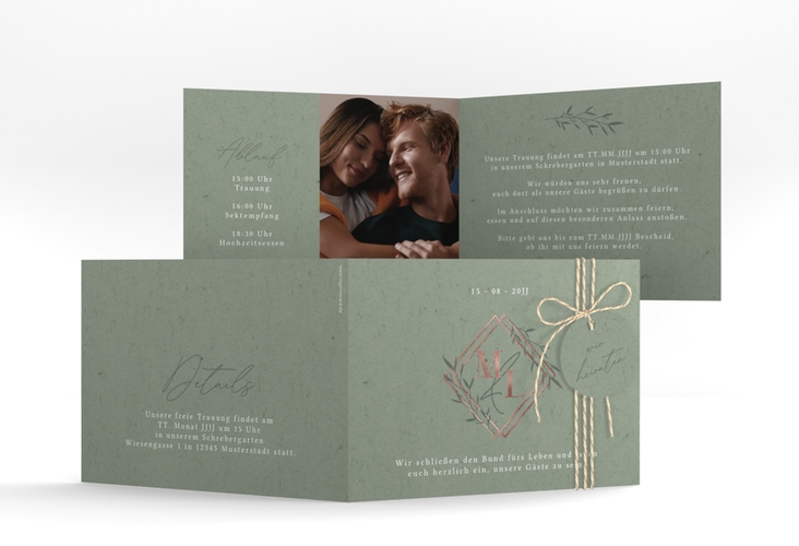 Hochzeitseinladung Greenletter A6 Klappkarte quer rosegold mit Initialen in elegantem Goldrahmen mit Blättern