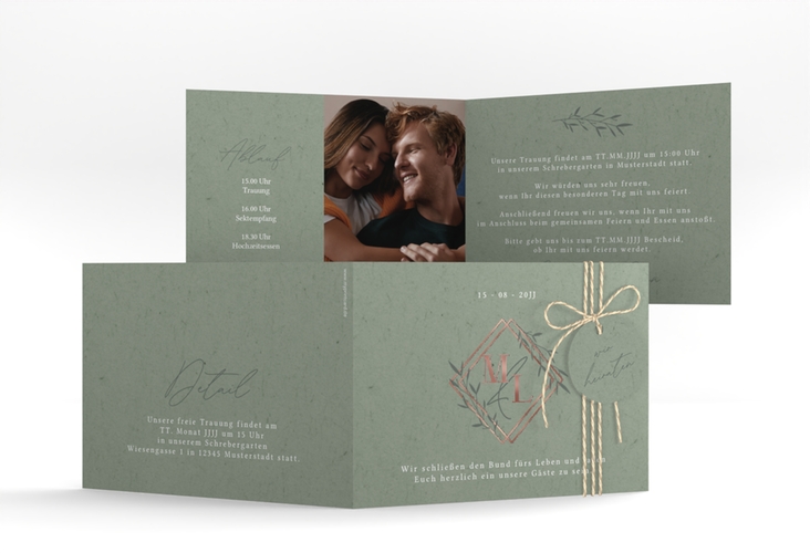Hochzeitseinladung Greenletter A6 Klappkarte quer rosegold mit Initialen in elegantem Goldrahmen mit Blättern