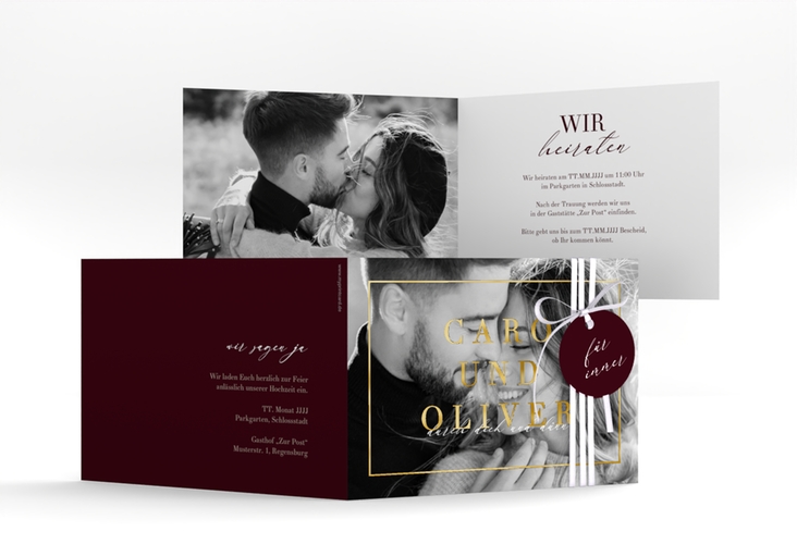 Hochzeitseinladung Moment A6 Klappkarte quer rot gold mit Schwarzweiß-Foto des Brautpaars