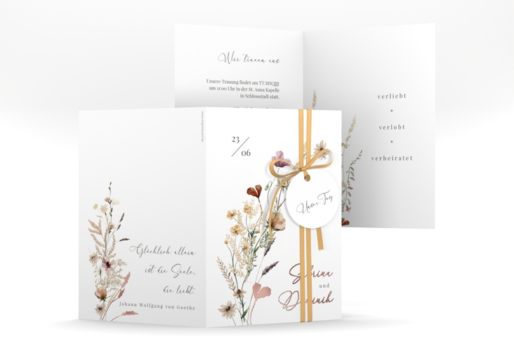 Einladungskarte Hochzeit Sauvages A6 Klappkarte hoch weiss rosegold mit getrockneten Wiesenblumen