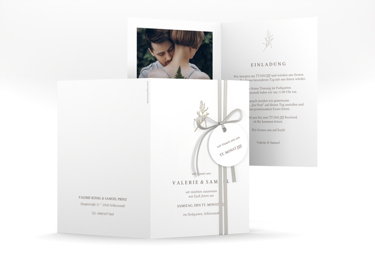 Einladungskarte Hochzeit Ivy A6 Klappkarte hoch weiss gold minimalistisch mit kleiner botanischer Illustration