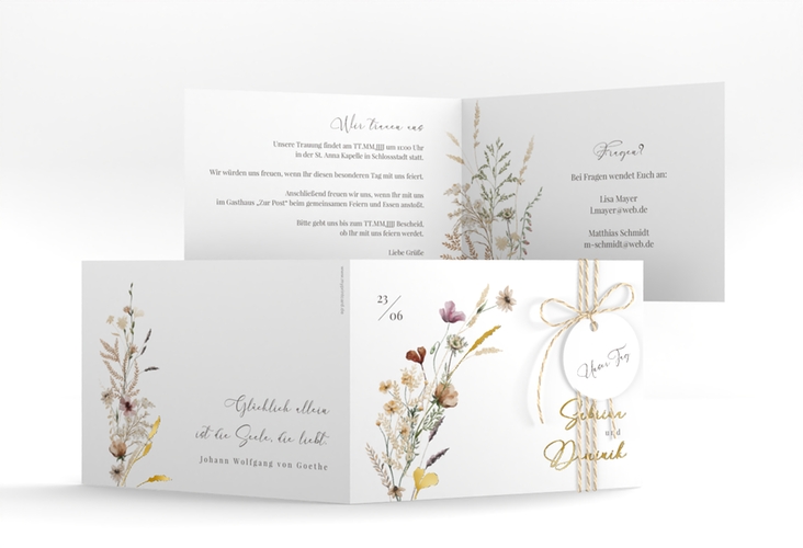Hochzeitseinladung Sauvages A6 Klappkarte quer weiss gold mit getrockneten Wiesenblumen
