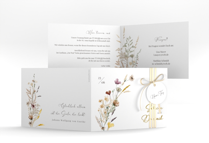 Hochzeitseinladung Sauvages A6 Klappkarte quer weiss gold mit getrockneten Wiesenblumen