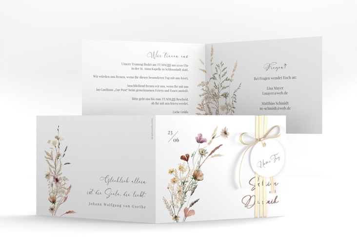 Hochzeitseinladung Sauvages A6 Klappkarte quer weiss rosegold mit getrockneten Wiesenblumen