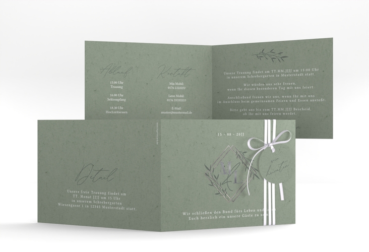 Hochzeitseinladung Greenletter A6 Klappkarte quer gruen silber mit Initialen in elegantem Goldrahmen mit Blättern