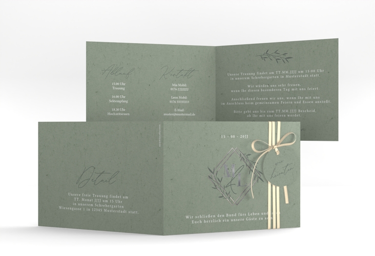 Hochzeitseinladung Greenletter A6 Klappkarte quer gruen silber mit Initialen in elegantem Goldrahmen mit Blättern