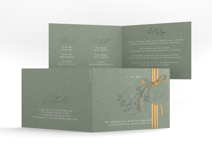Hochzeitseinladung Greenletter A6 Klappkarte quer gruen silber mit Initialen in elegantem Goldrahmen mit Blättern