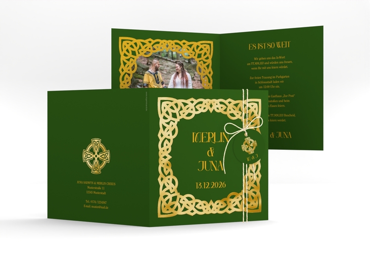 Hochzeitseinladung Celtic quadr. Klappkarte gold mit keltischem Knoten in irischen Farben