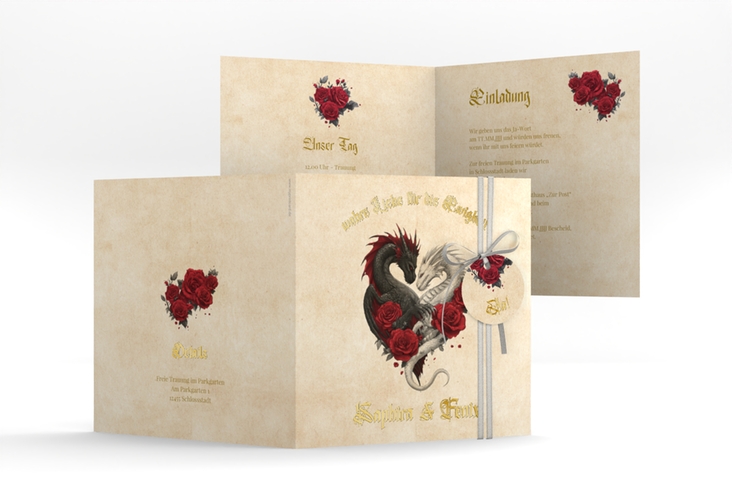 Hochzeitseinladung Drachenliebe quadr. Klappkarte gold mit schwarzem und weißem Drachen zu einem Herz verschlungen