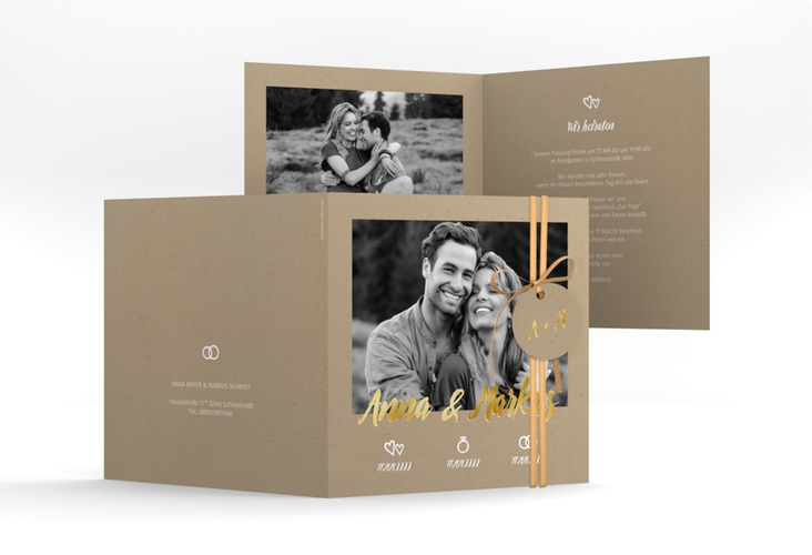 Hochzeitseinladung Icons quadr. Klappkarte gold mit großem Foto des Brautpaars