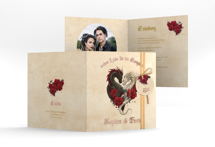 Hochzeitseinladung Drachenliebe quadr. Klappkarte rosegold mit schwarzem und weißem Drachen zu einem Herz verschlungen