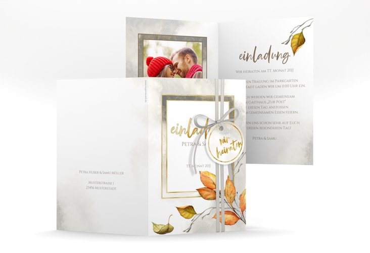 Einladungskarte Hochzeit Herbst A6 Klappkarte hoch gold mit orangefarbigem Herbstlaub in Aquarell
