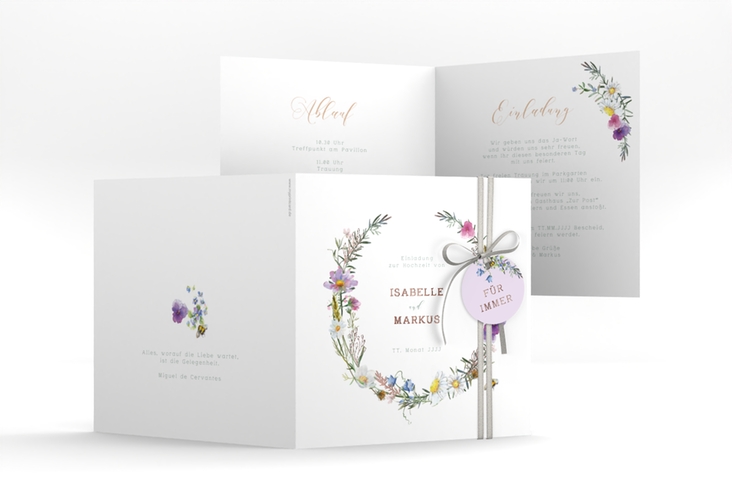 Hochzeitseinladung Blumengarten quadr. Klappkarte bunt rosegold mit Blumenkranz und Hummel