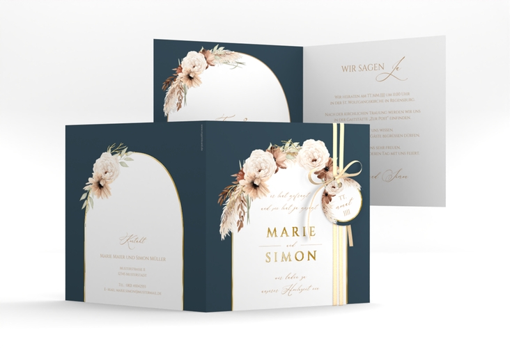 Hochzeitseinladung Blumenbogen quadr. Klappkarte blau gold mit Trockenblumen und Pampasgras