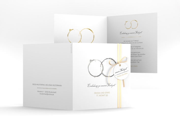 Hochzeitseinladung Trauringe quadr. Klappkarte gold silber minimalistisch gestaltet mit zwei Eheringen