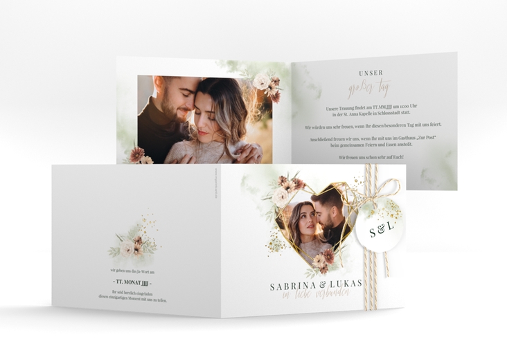 Hochzeitseinladung Odeur A6 Klappkarte quer gold mit Aquarell-Blumen und Foto in Herzform