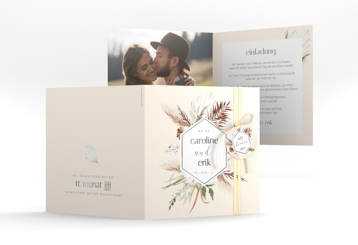 Hochzeitseinladung Bohemian quadr. Klappkarte beige silber im Boho-Style mit Pampasgras
