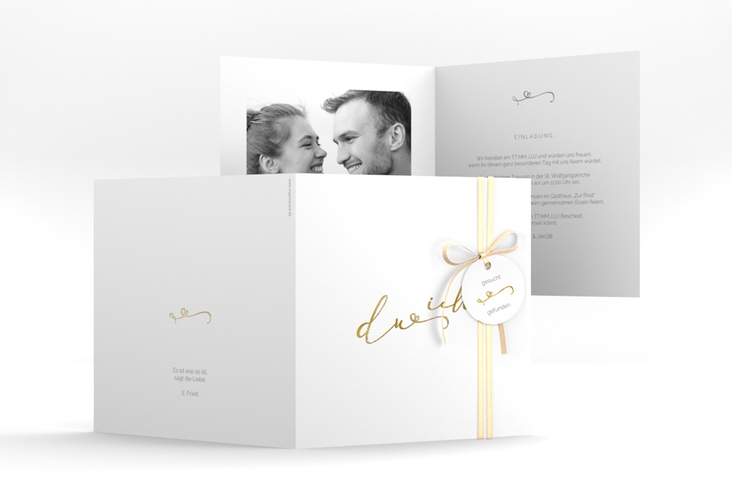 Hochzeitseinladung Zweisamkeit quadr. Klappkarte weiss gold im minimalistischen Stil mit Aufschrift du & ich