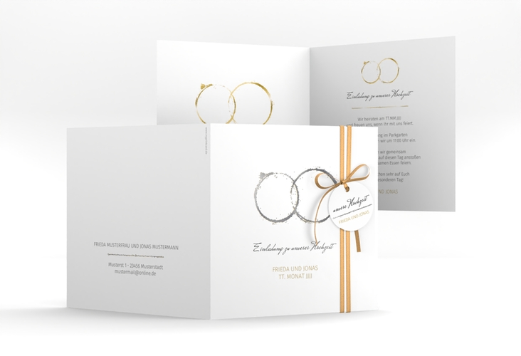 Hochzeitseinladung Trauringe quadr. Klappkarte gold silber minimalistisch gestaltet mit zwei Eheringen