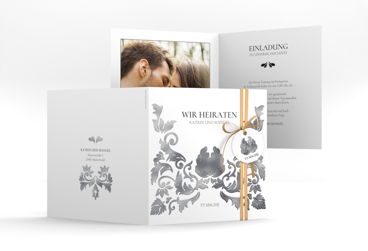 Hochzeitseinladung Royal quadr. Klappkarte weiss silber mit barockem Blumen-Ornament