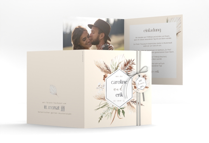 Hochzeitseinladung Bohemian quadr. Klappkarte beige silber im Boho-Style mit Pampasgras