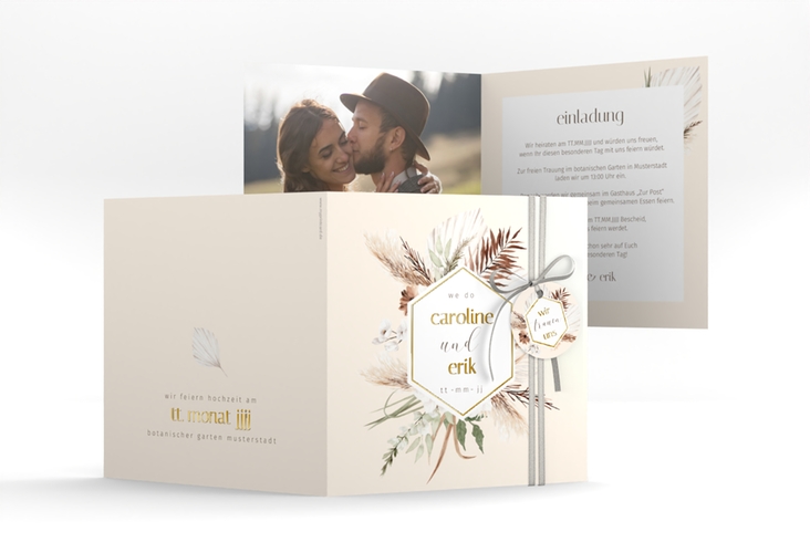 Hochzeitseinladung Bohemian quadr. Klappkarte beige gold im Boho-Style mit Pampasgras
