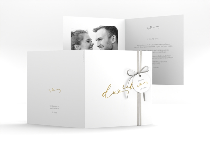 Hochzeitseinladung Zweisamkeit quadr. Klappkarte weiss gold im minimalistischen Stil mit Aufschrift du & ich